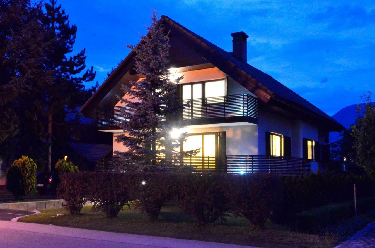 Apartment Galerija Radovljica Bagian luar foto